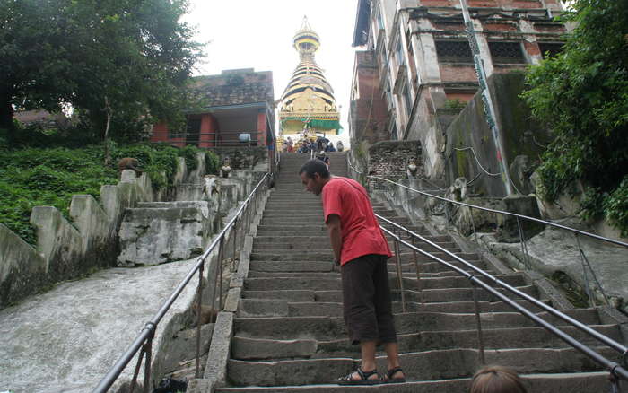 Las escaleritas para subir al templo de los monos