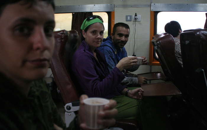 Tomando un chai en el tren