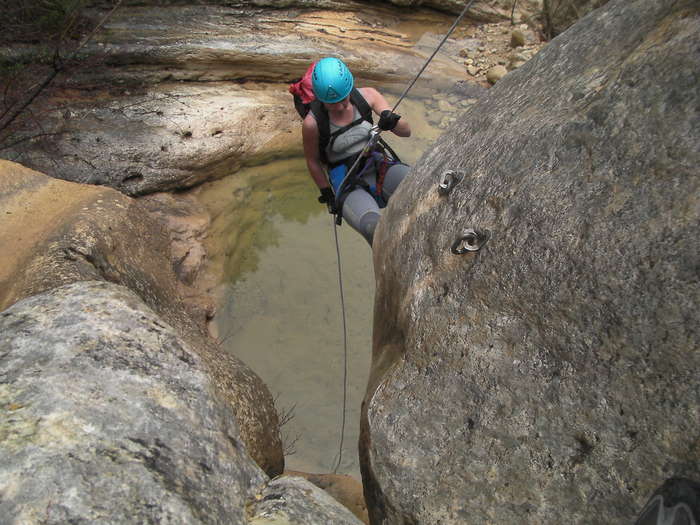 En algunos rápeles hay pozas con agua