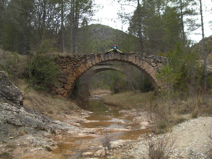 En el puente romano del final del barranco