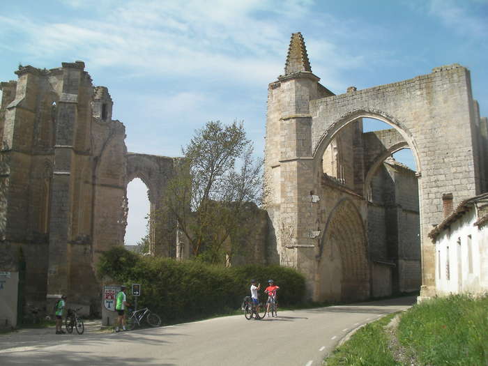 Atravesando una iglesia