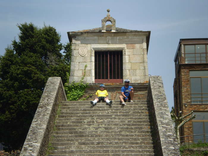 Descansando el culo en Portomarín