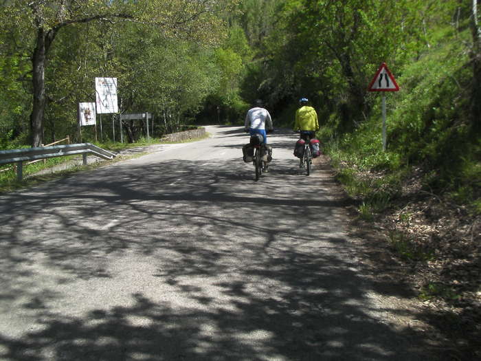 Primeros metros de la subida hacia O Cebreiro