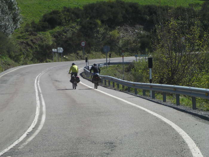 Subiendo hacia el alto del Poio